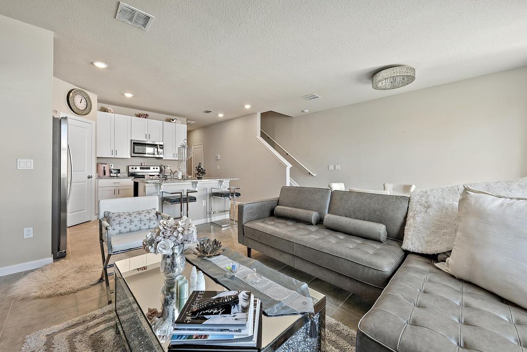 For Sale: $427,000 (3 beds, 2 baths, 1454 Square Feet)