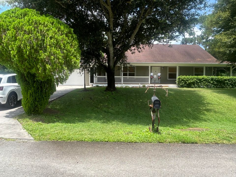 Recently Rented: $3,700 (3 beds, 2 baths, 1641 Square Feet)