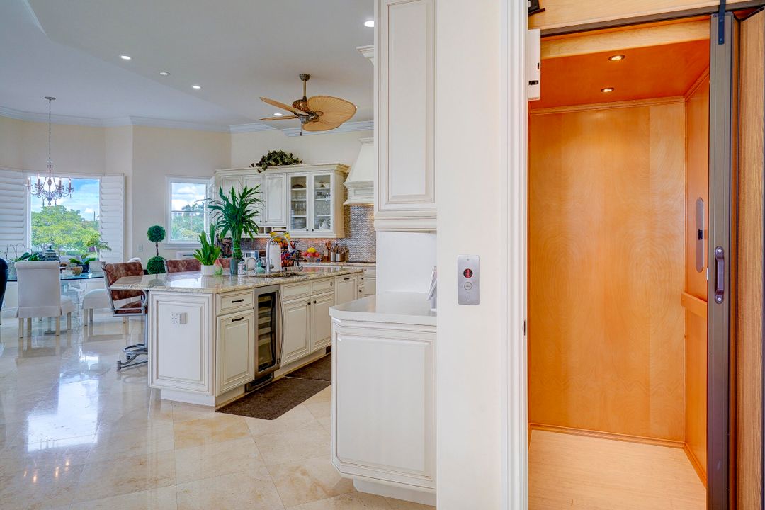 На продажу: $6,850,000 (4 спален, 5 ванн, 4034 Квадратных фут)