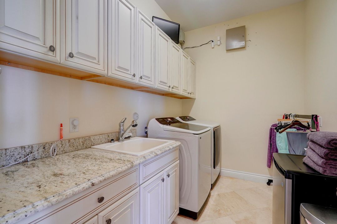 На продажу: $6,850,000 (4 спален, 5 ванн, 4034 Квадратных фут)