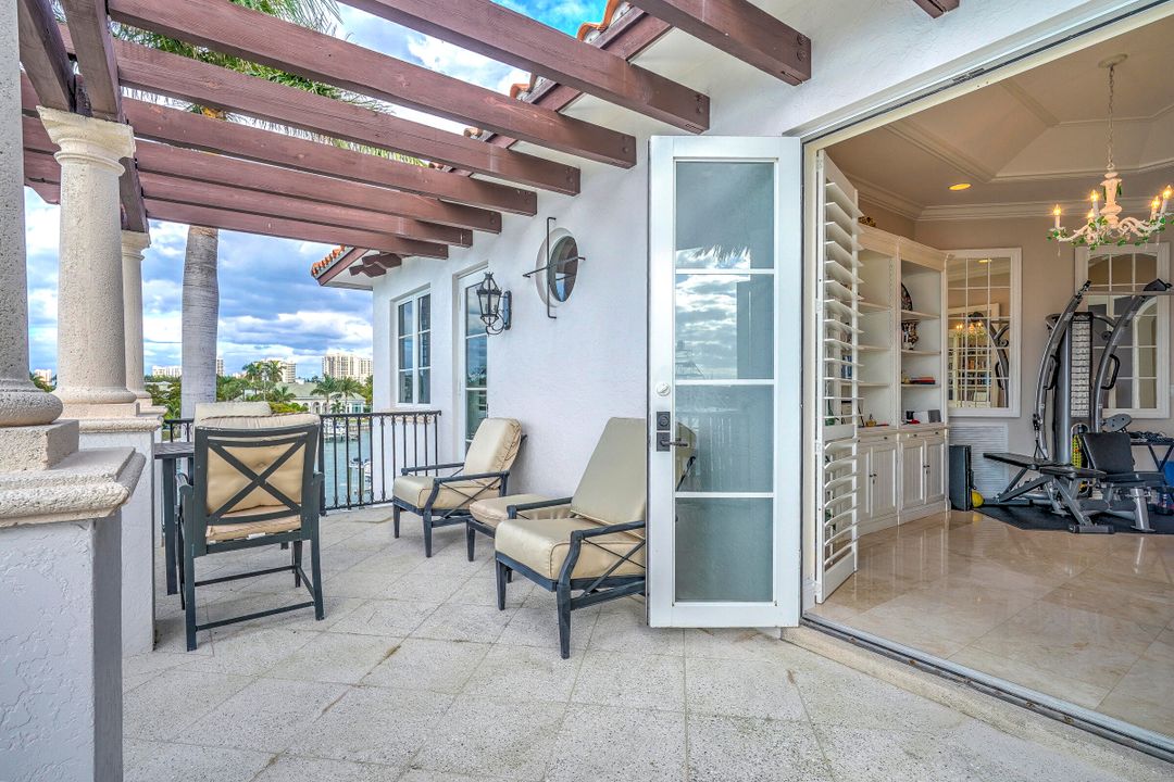 На продажу: $6,850,000 (4 спален, 5 ванн, 4034 Квадратных фут)