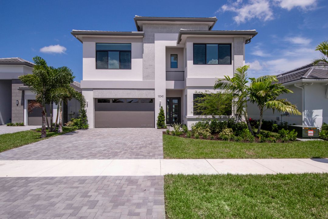 Active With Contract: $1,520,900 (5 beds, 7 baths, 4267 Square Feet)