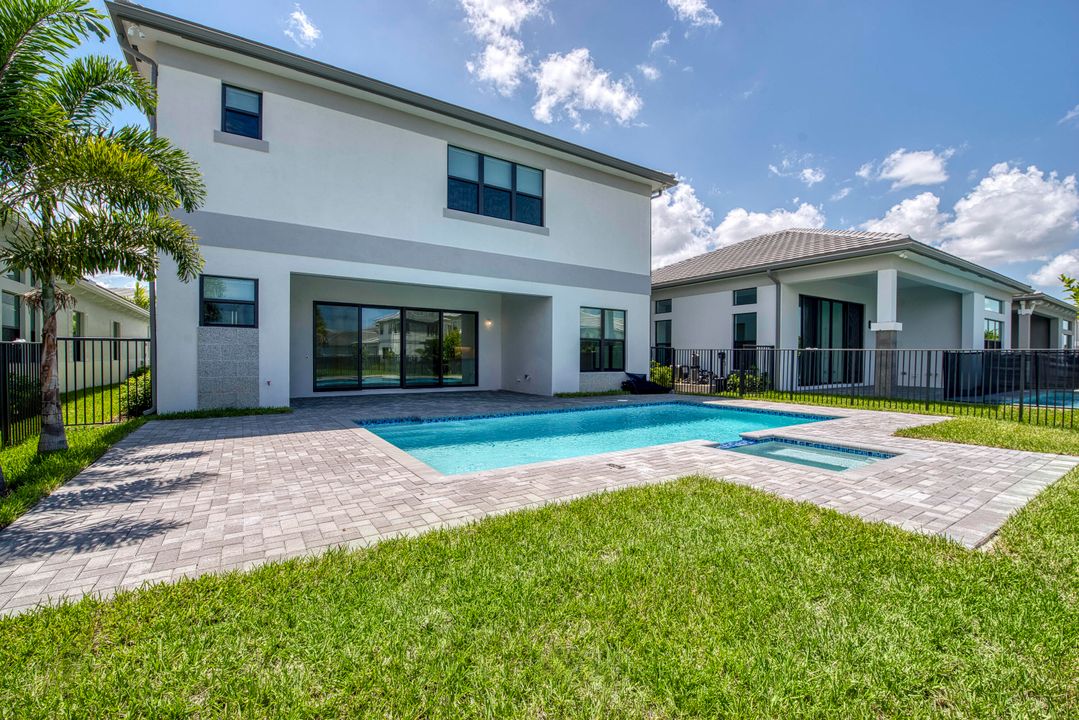 Active With Contract: $1,520,900 (5 beds, 7 baths, 4267 Square Feet)