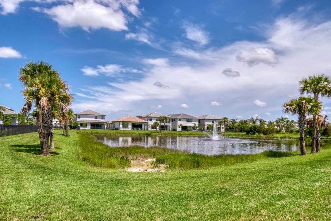 Active With Contract: $1,520,900 (5 beds, 7 baths, 4267 Square Feet)