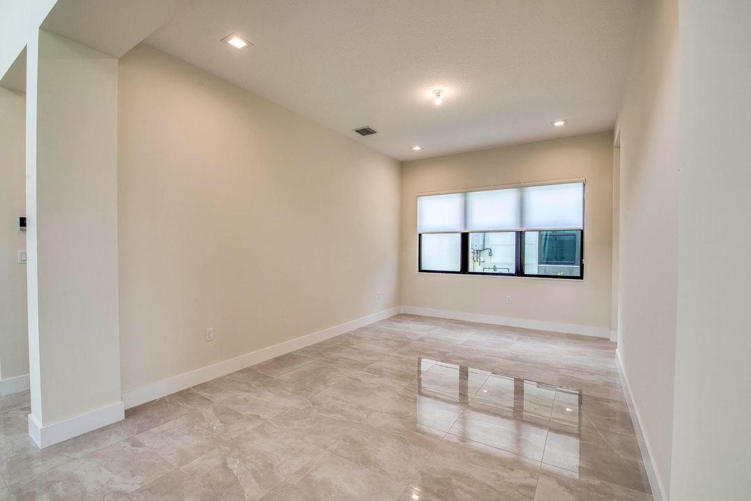 Active With Contract: $1,520,900 (5 beds, 7 baths, 4267 Square Feet)