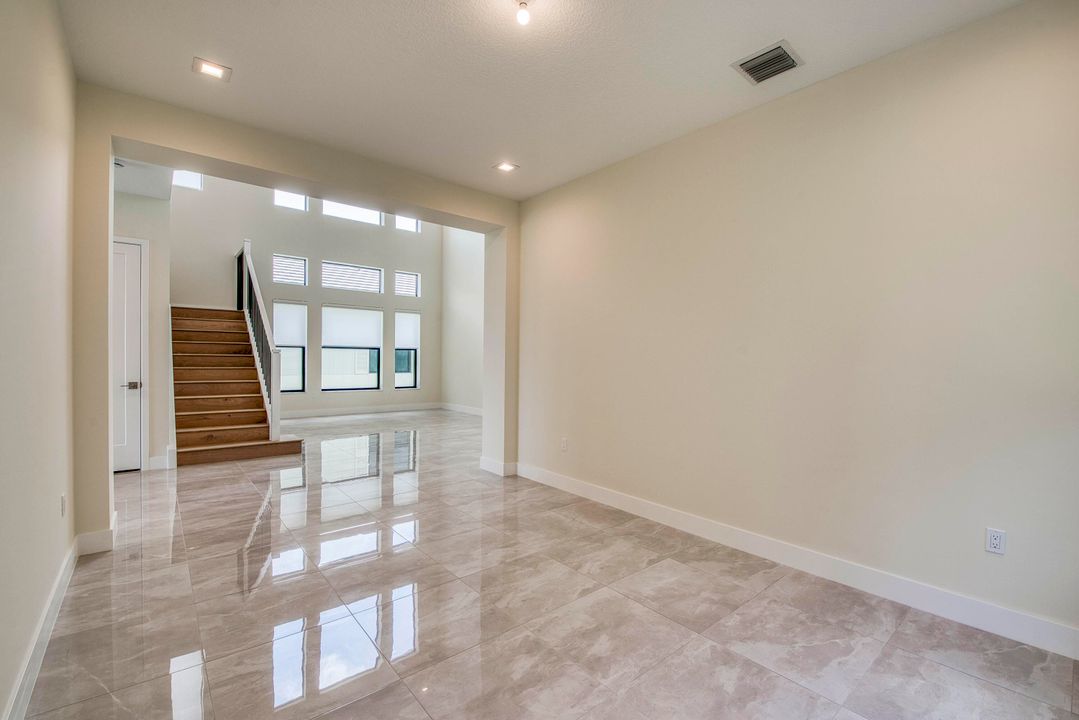 Active With Contract: $1,520,900 (5 beds, 7 baths, 4267 Square Feet)