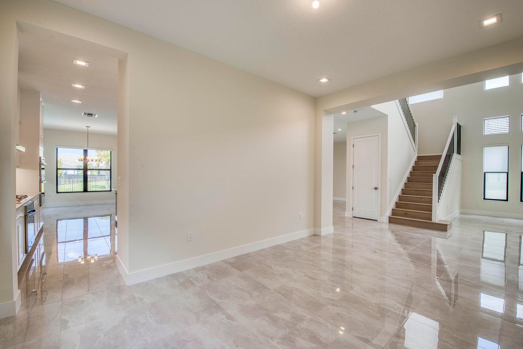 Active With Contract: $1,520,900 (5 beds, 7 baths, 4267 Square Feet)