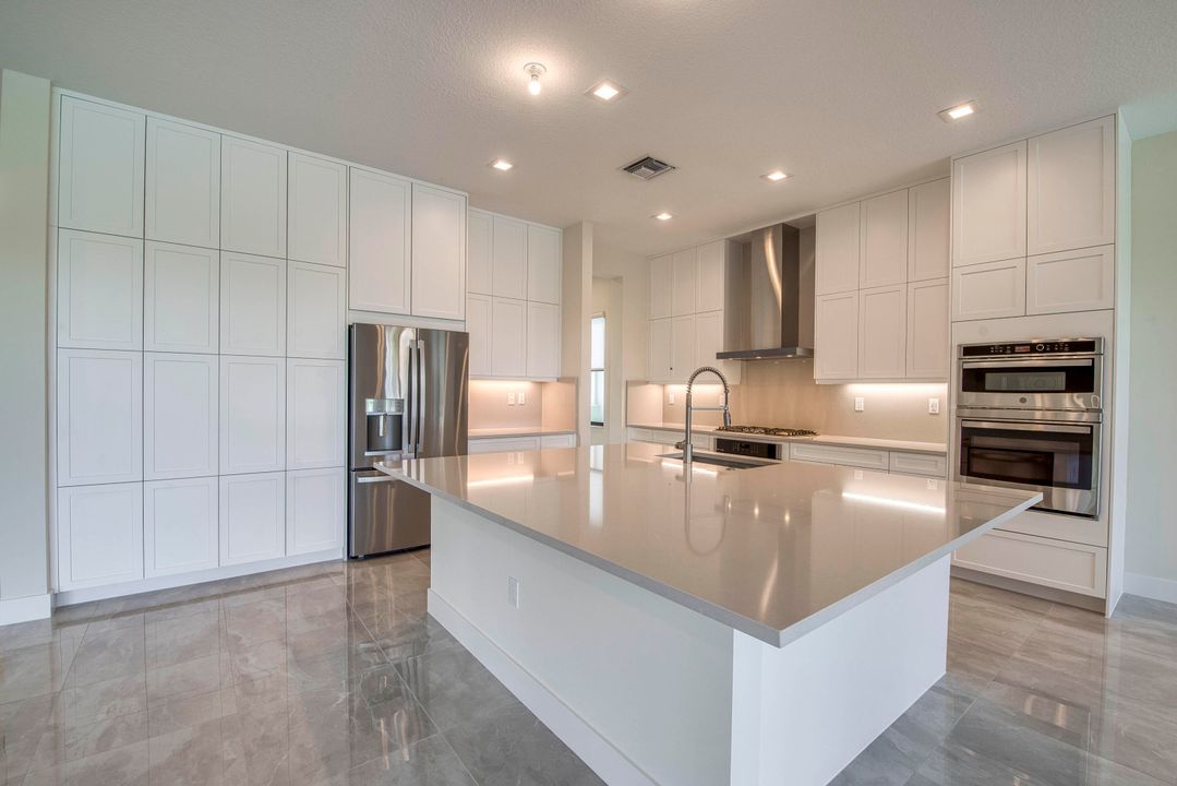 Active With Contract: $1,520,900 (5 beds, 7 baths, 4267 Square Feet)