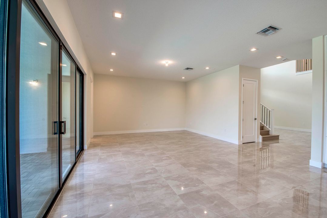 Active With Contract: $1,520,900 (5 beds, 7 baths, 4267 Square Feet)