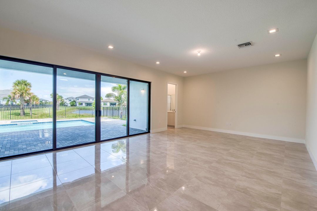 Active With Contract: $1,520,900 (5 beds, 7 baths, 4267 Square Feet)