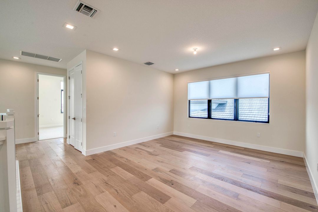 Active With Contract: $1,520,900 (5 beds, 7 baths, 4267 Square Feet)