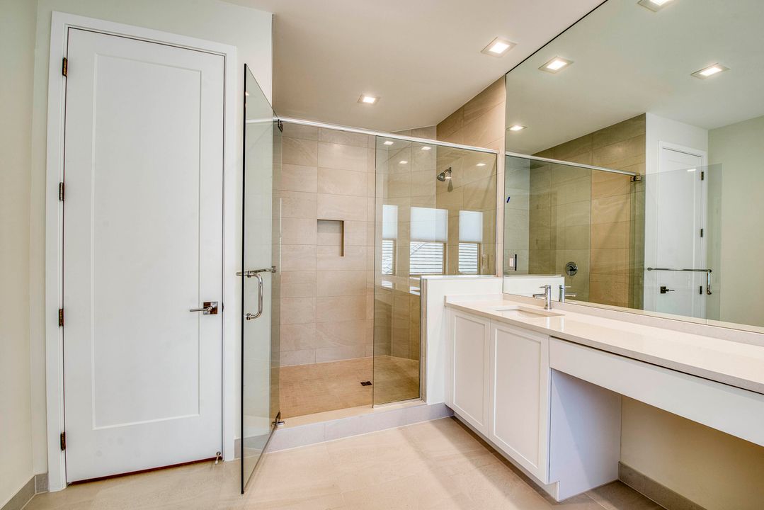 Active With Contract: $1,520,900 (5 beds, 7 baths, 4267 Square Feet)