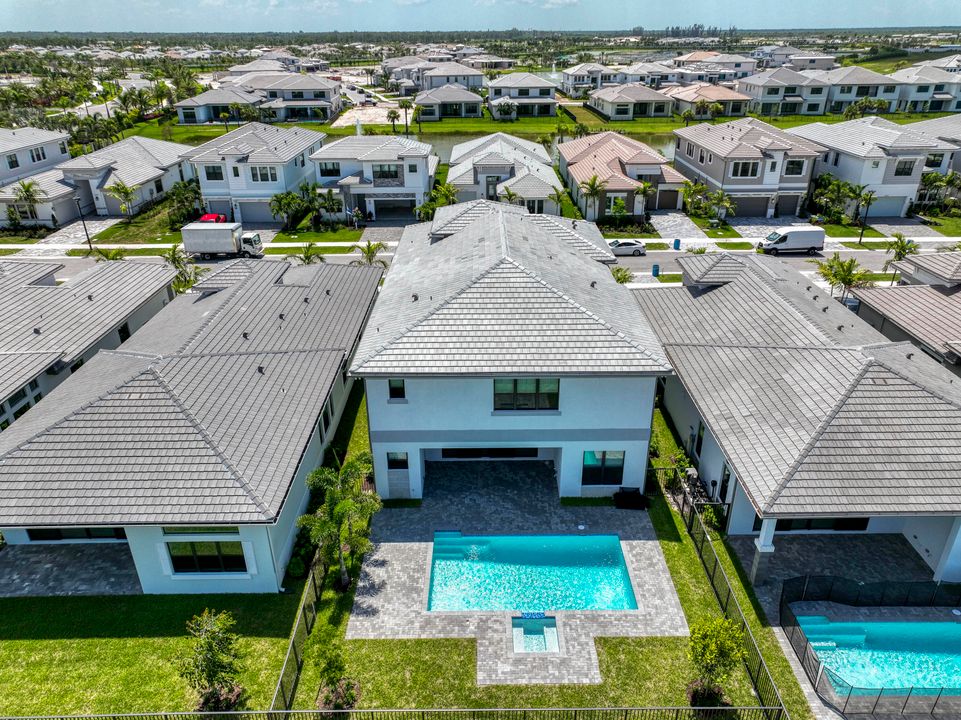 Active With Contract: $1,520,900 (5 beds, 7 baths, 4267 Square Feet)