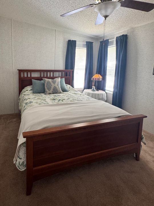 На продажу: $59,900 (3 спален, 2 ванн, 1600 Квадратных фут)