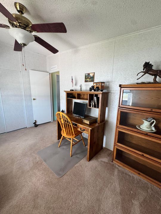 На продажу: $59,900 (3 спален, 2 ванн, 1600 Квадратных фут)