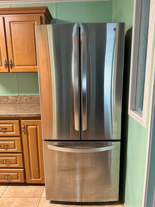 На продажу: $59,900 (3 спален, 2 ванн, 1600 Квадратных фут)