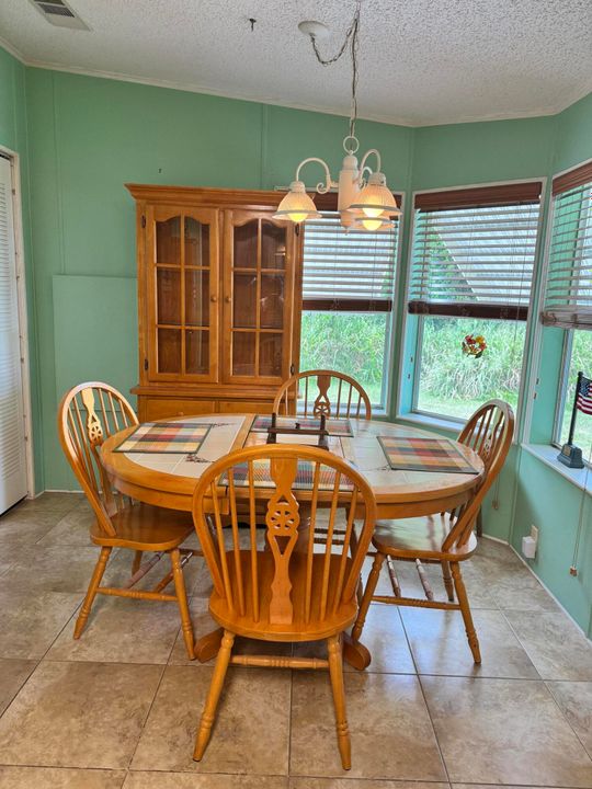 На продажу: $59,900 (3 спален, 2 ванн, 1600 Квадратных фут)