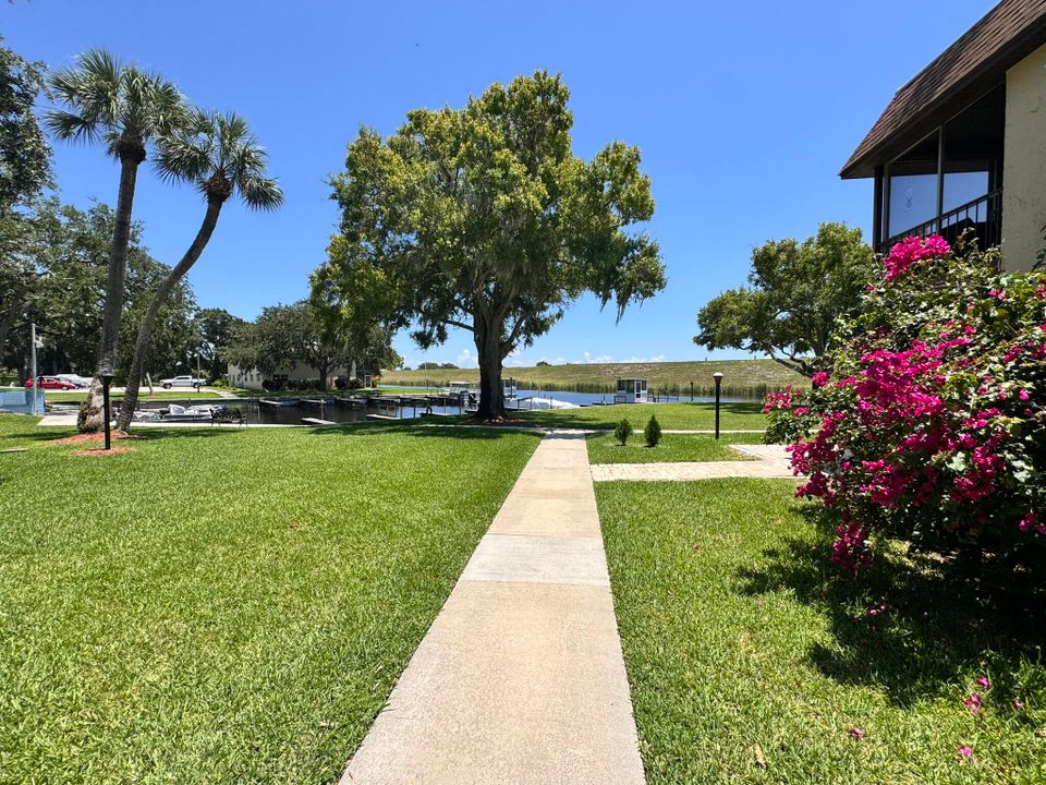 待售: $199,900 (2 贝兹, 2 浴室, 1040 平方英尺)