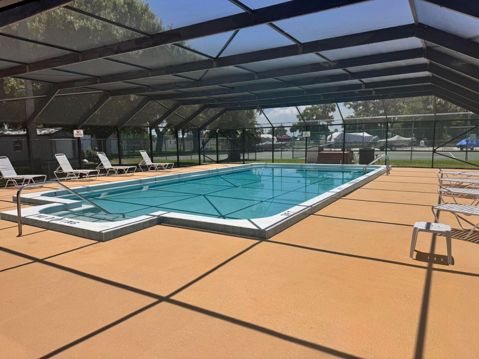 待售: $199,900 (2 贝兹, 2 浴室, 1040 平方英尺)