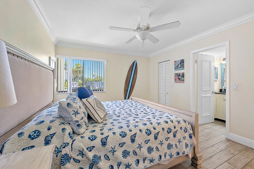 For Sale: $389,000 (1 beds, 1 baths, 704 Square Feet)