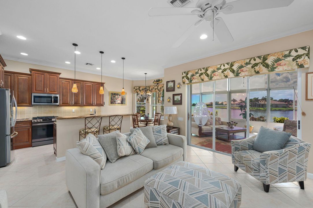 待售: $424,900 (2 贝兹, 2 浴室, 2080 平方英尺)