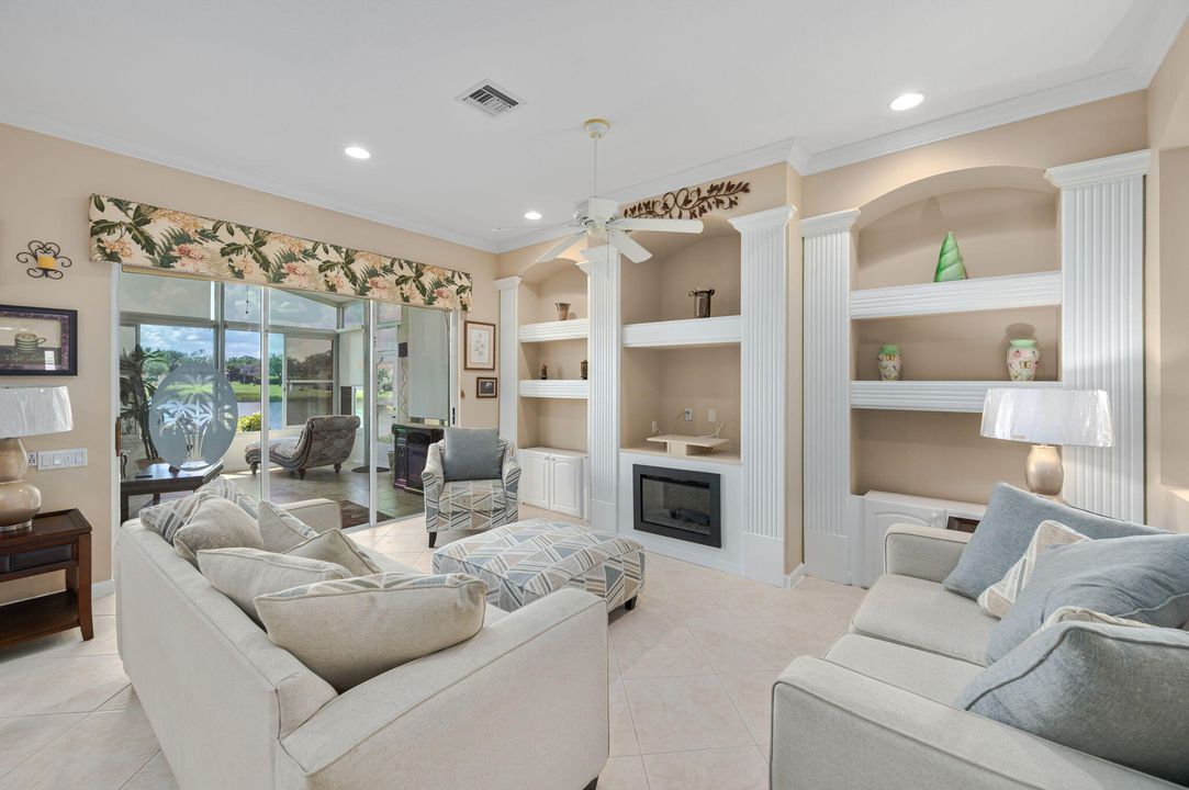 待售: $424,900 (2 贝兹, 2 浴室, 2080 平方英尺)