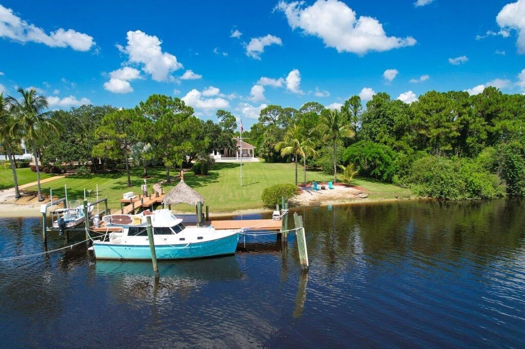 For Sale: $1,999,000 (6 beds, 4 baths, 3603 Square Feet)