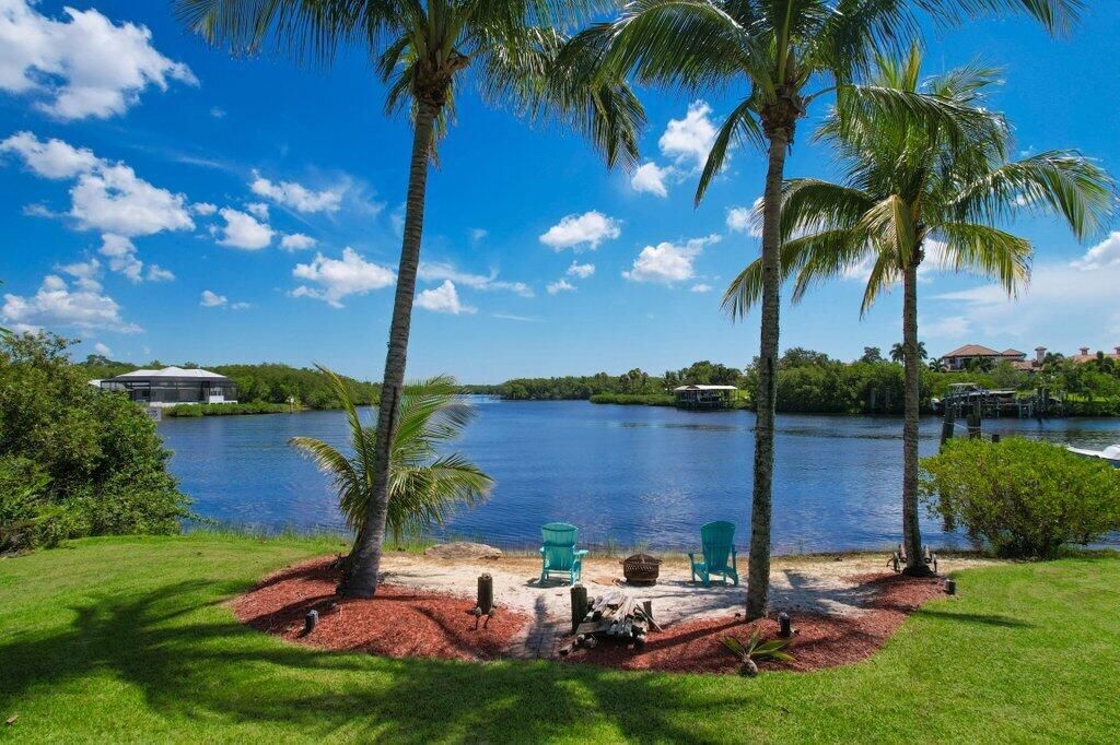 For Sale: $1,999,000 (6 beds, 4 baths, 3603 Square Feet)