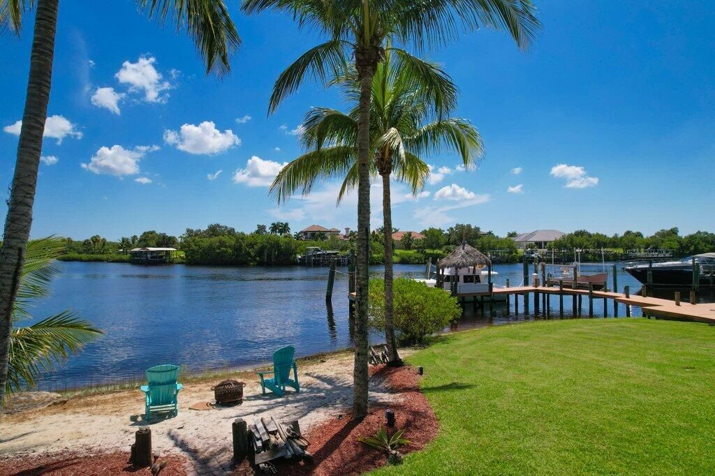 For Sale: $1,999,000 (6 beds, 4 baths, 3603 Square Feet)