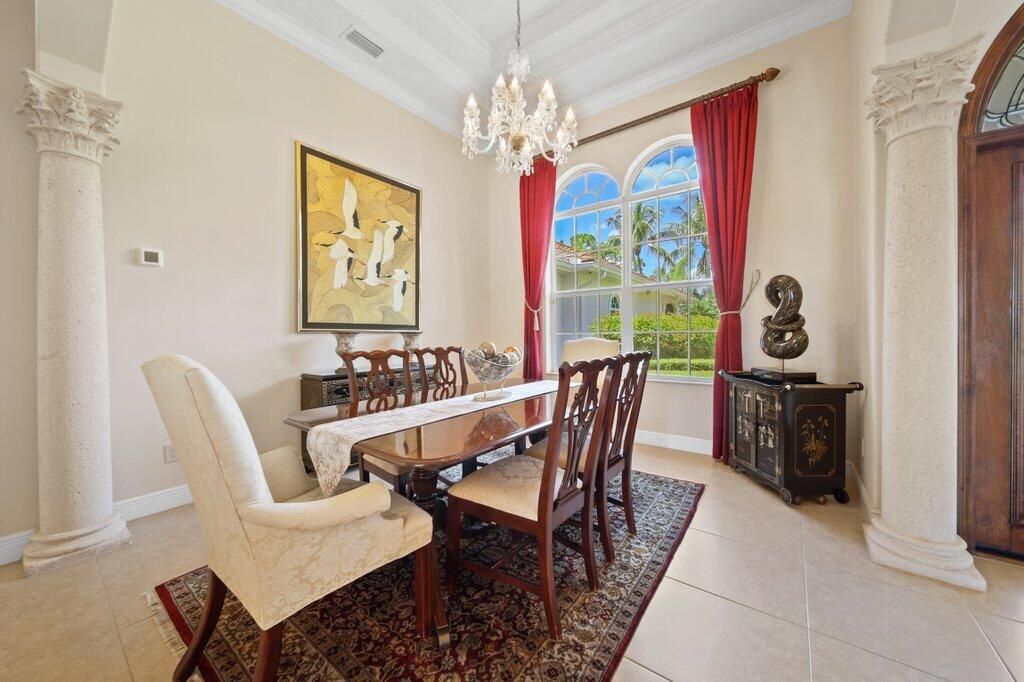 For Sale: $1,999,000 (6 beds, 4 baths, 3603 Square Feet)