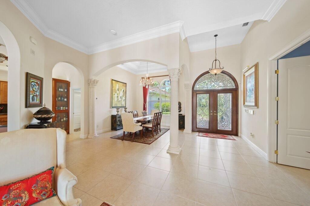 For Sale: $1,999,000 (6 beds, 4 baths, 3603 Square Feet)