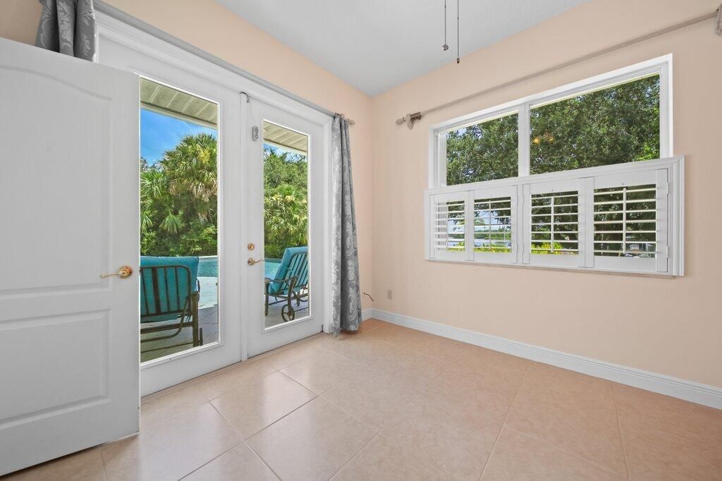 For Sale: $1,999,000 (6 beds, 4 baths, 3603 Square Feet)