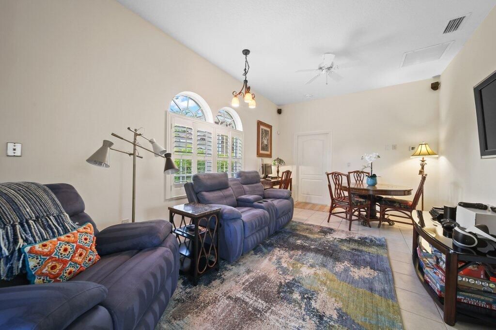 For Sale: $1,999,000 (6 beds, 4 baths, 3603 Square Feet)