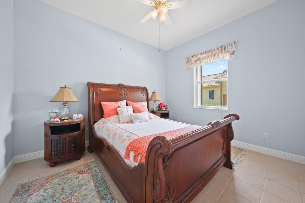 For Sale: $1,999,000 (6 beds, 4 baths, 3603 Square Feet)