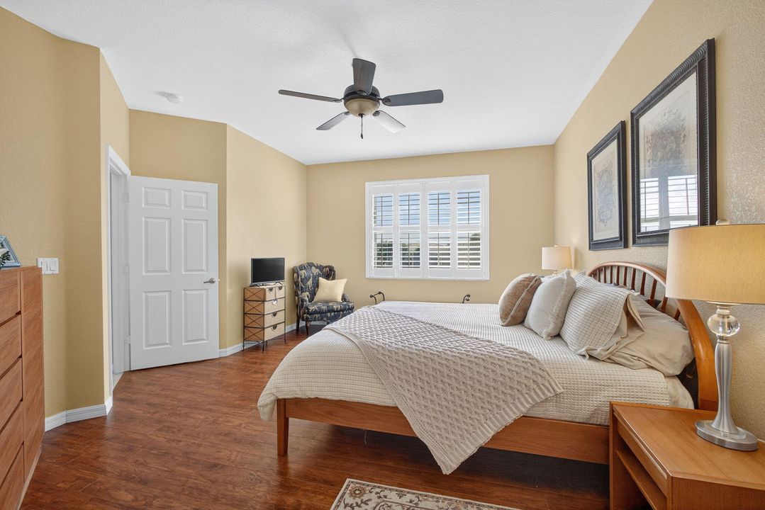 合同活跃: $434,000 (3 贝兹, 2 浴室, 1876 平方英尺)