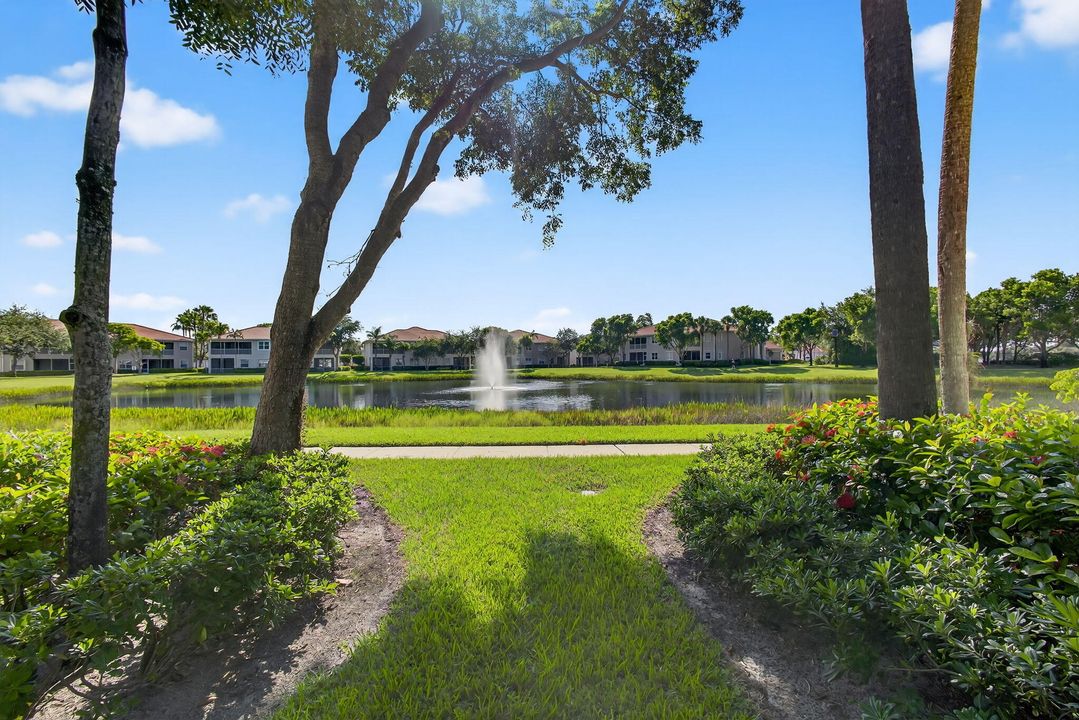 合同活跃: $434,000 (3 贝兹, 2 浴室, 1876 平方英尺)