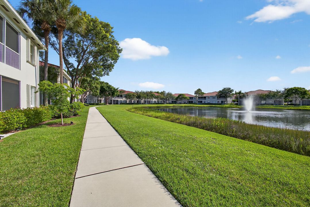 合同活跃: $434,000 (3 贝兹, 2 浴室, 1876 平方英尺)