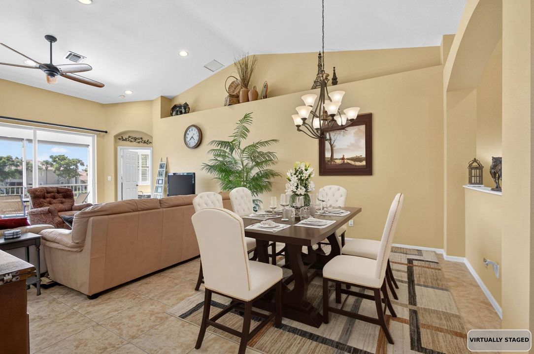 合同活跃: $434,000 (3 贝兹, 2 浴室, 1876 平方英尺)