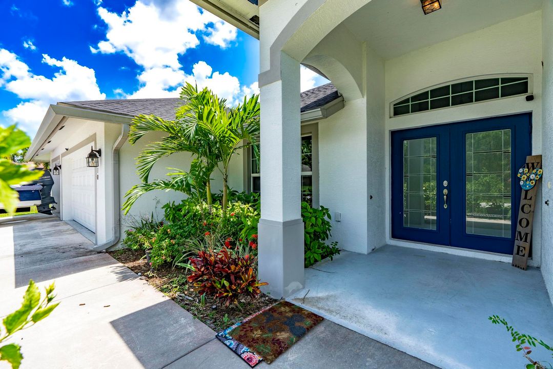 Под контрактом: $579,000 (4 спален, 2 ванн, 2185 Квадратных фут)