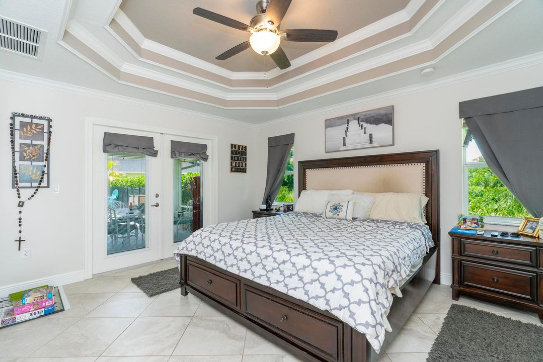 Под контрактом: $579,000 (4 спален, 2 ванн, 2185 Квадратных фут)