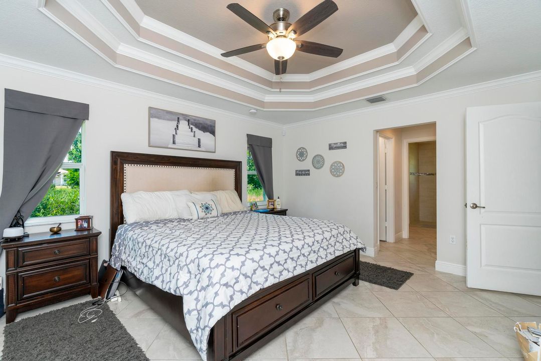 Под контрактом: $579,000 (4 спален, 2 ванн, 2185 Квадратных фут)