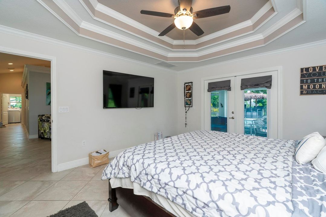 Под контрактом: $579,000 (4 спален, 2 ванн, 2185 Квадратных фут)