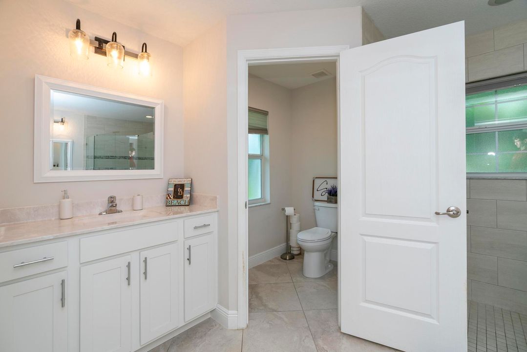 Под контрактом: $579,000 (4 спален, 2 ванн, 2185 Квадратных фут)