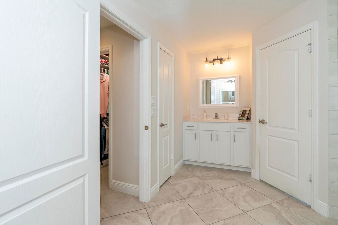 Под контрактом: $579,000 (4 спален, 2 ванн, 2185 Квадратных фут)