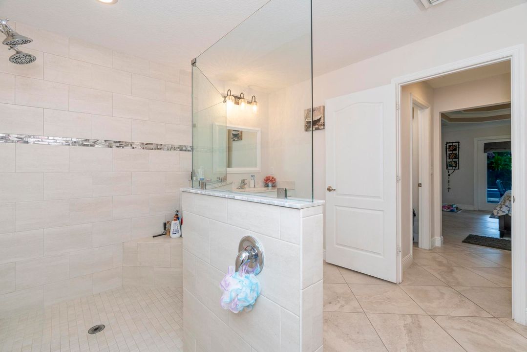 Под контрактом: $579,000 (4 спален, 2 ванн, 2185 Квадратных фут)