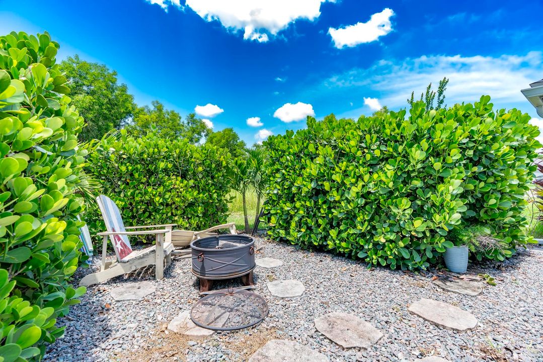 Под контрактом: $579,000 (4 спален, 2 ванн, 2185 Квадратных фут)