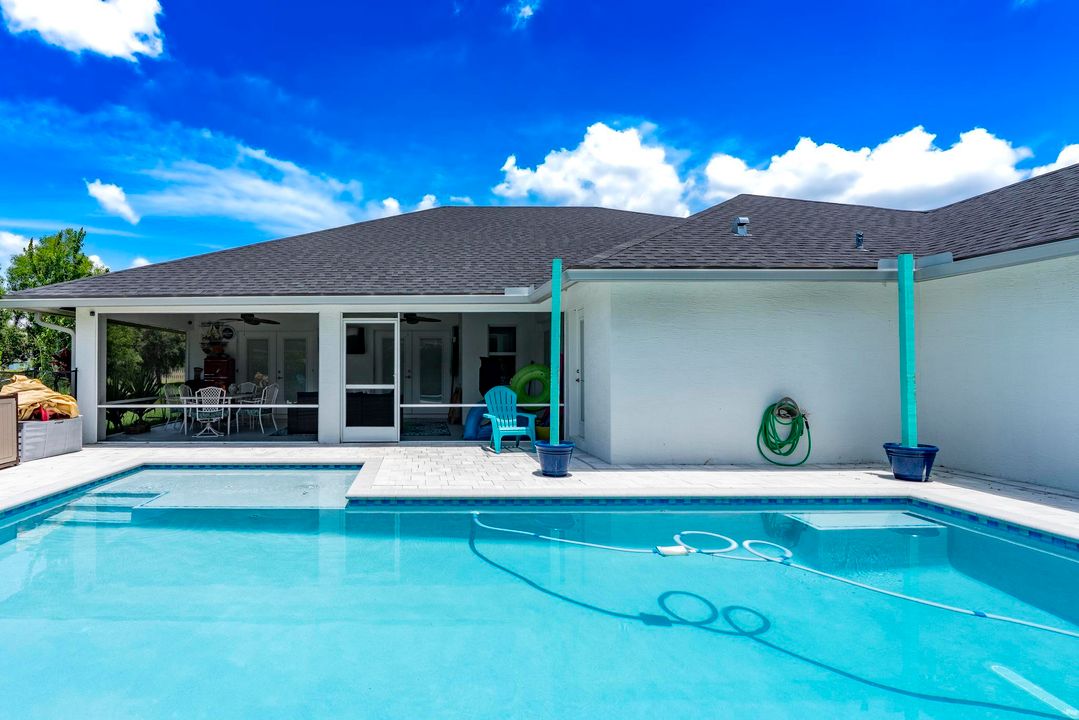 Под контрактом: $579,000 (4 спален, 2 ванн, 2185 Квадратных фут)