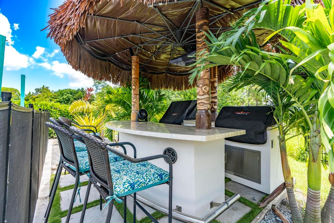 Под контрактом: $579,000 (4 спален, 2 ванн, 2185 Квадратных фут)