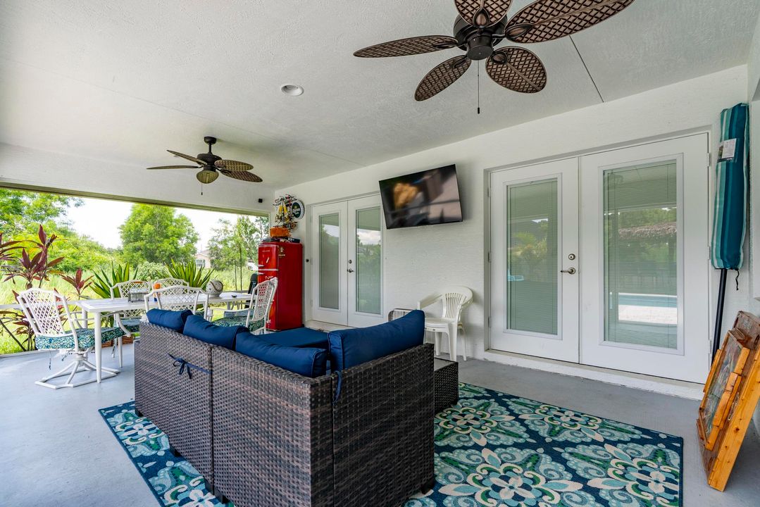 Под контрактом: $579,000 (4 спален, 2 ванн, 2185 Квадратных фут)