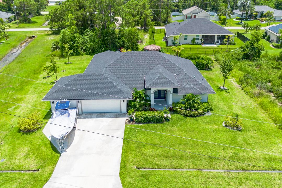 Под контрактом: $579,000 (4 спален, 2 ванн, 2185 Квадратных фут)